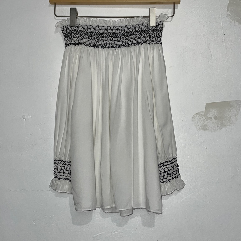 Size M Women’s Marcelle Off the Shoulder White and Black Blouse